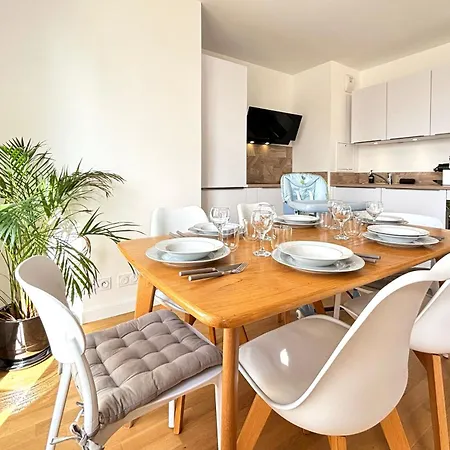 Apartment L Eiffel 5min Paris 35min Parking Terrasse